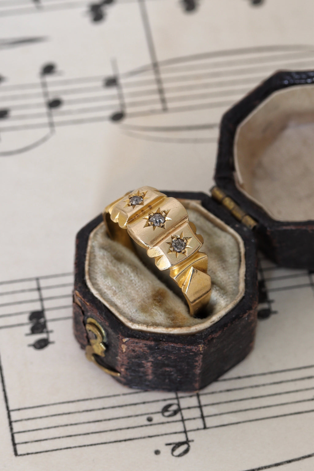 Edwardian 18ct Yellow Gold Triple Starburst Diamond Ring