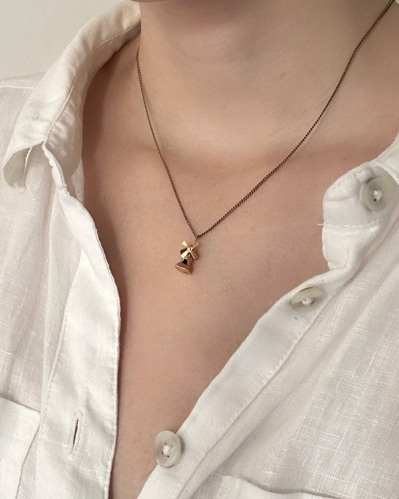 Vintage 18ct Gold Articulated Windmill Charm