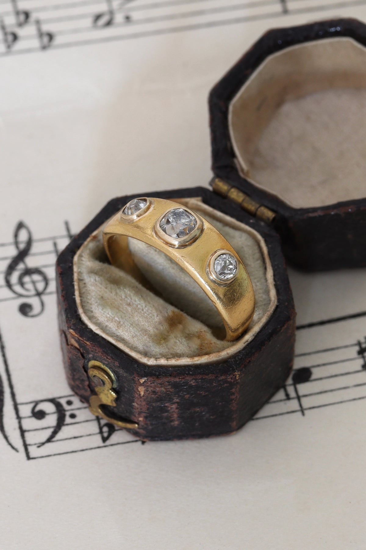 Victorian 18ct Yellow Gold Trilogy Diamond Ring