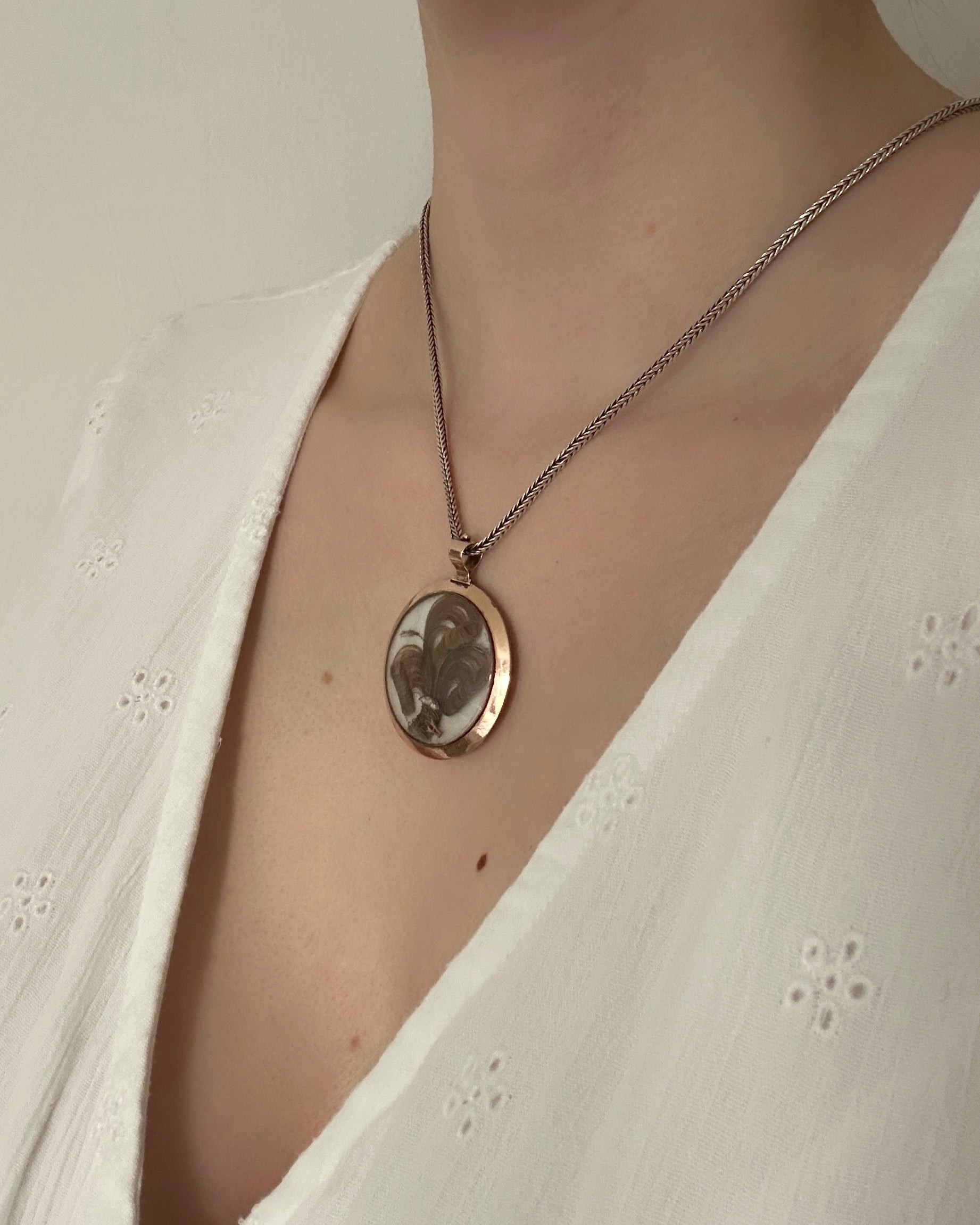Victorian 15ct Gold 'A', 'E' Memorial Pendant
