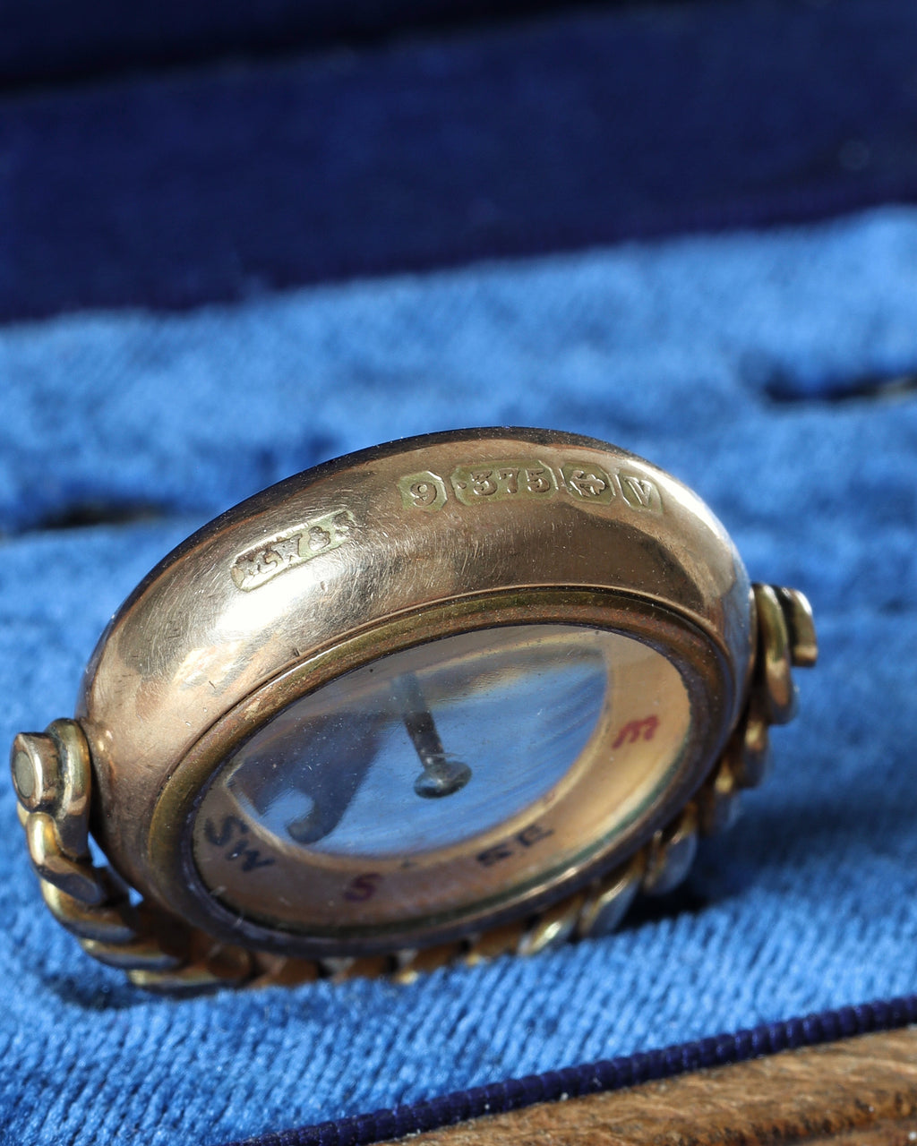 Victorian 9ct Gold Swivel Compass Pendant