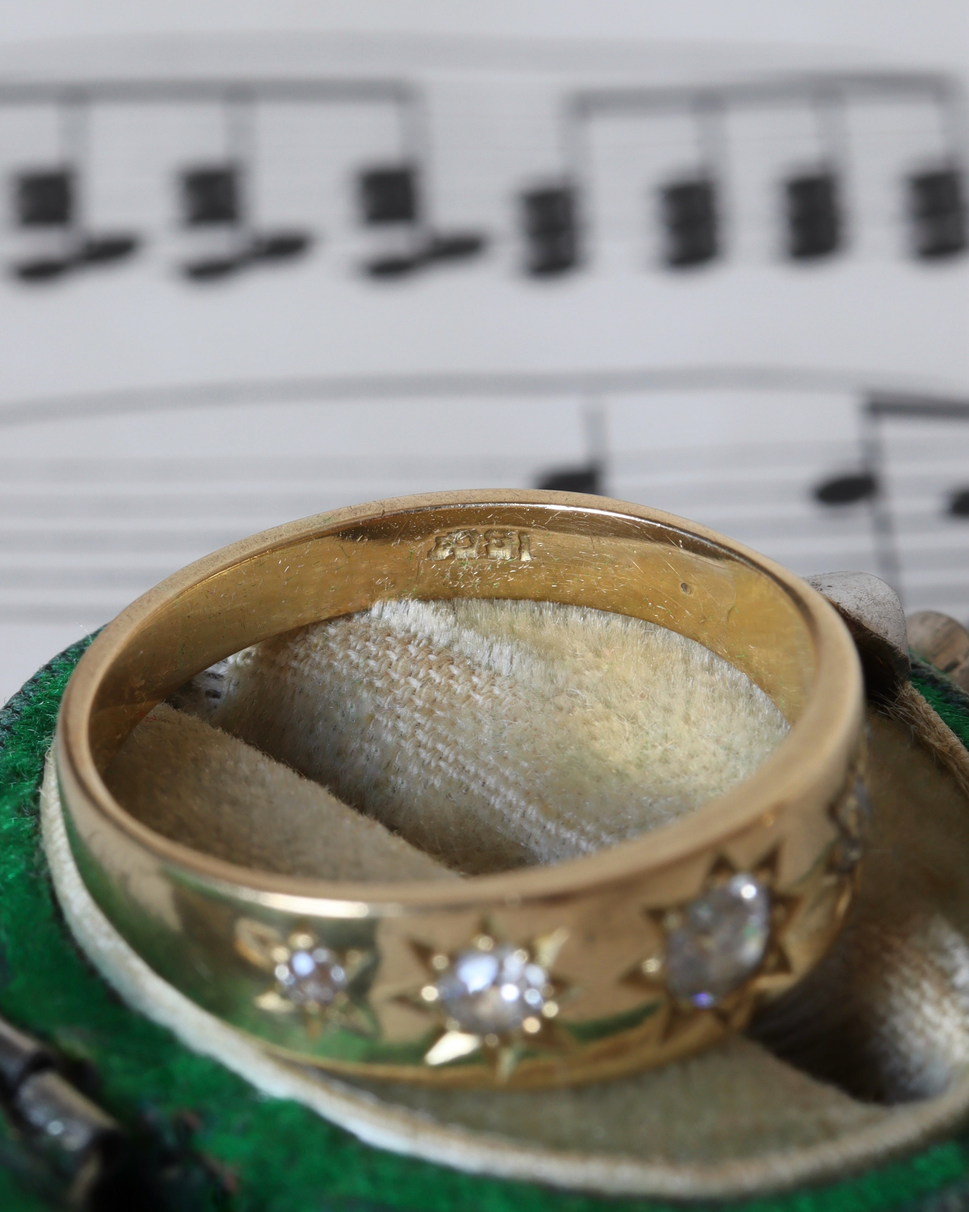Victorian 18ct Gold Old Cut Diamond Starburst Ring