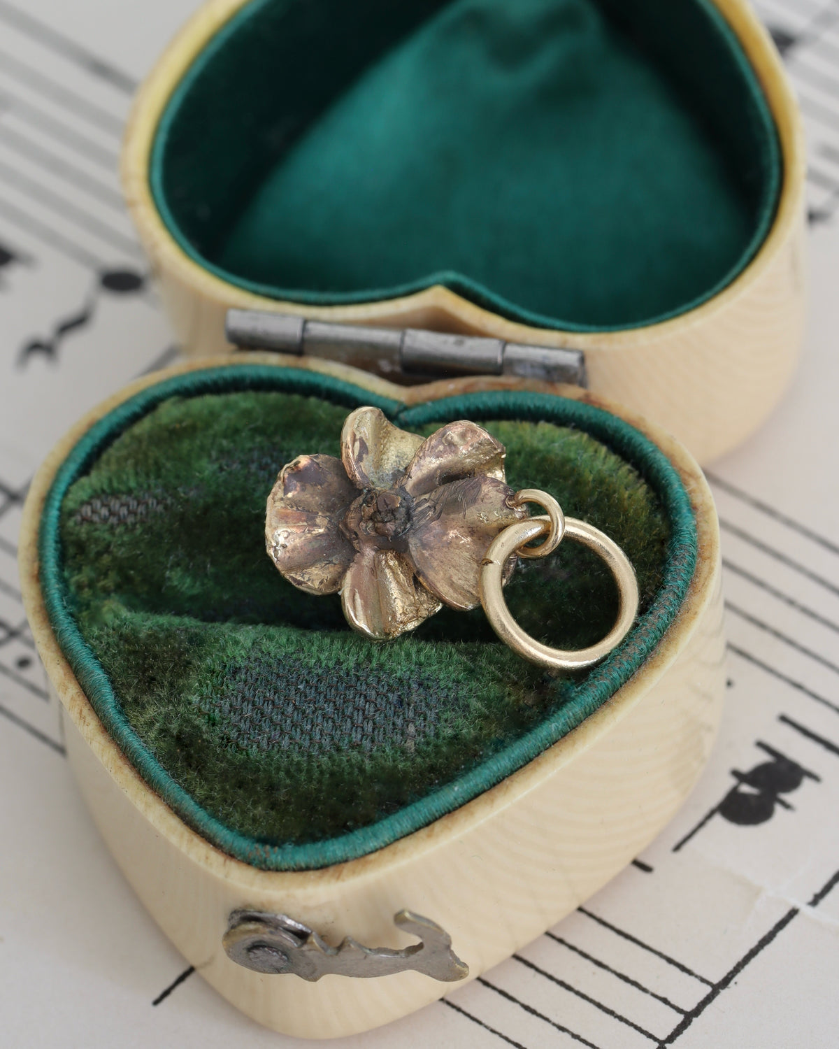Victorian 14ct Gold Pansy Charm