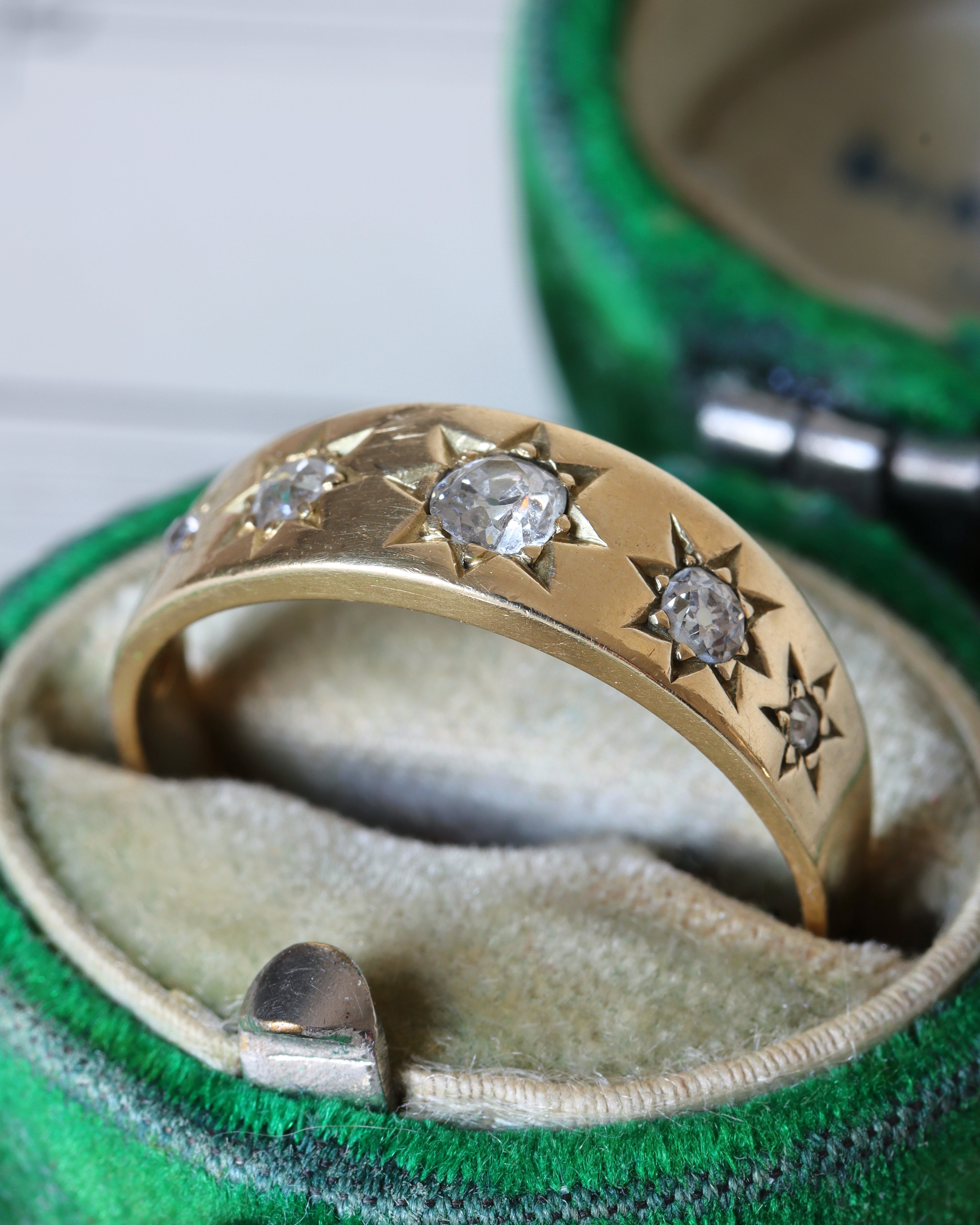Victorian 18ct Gold Old Cut Diamond Starburst Ring