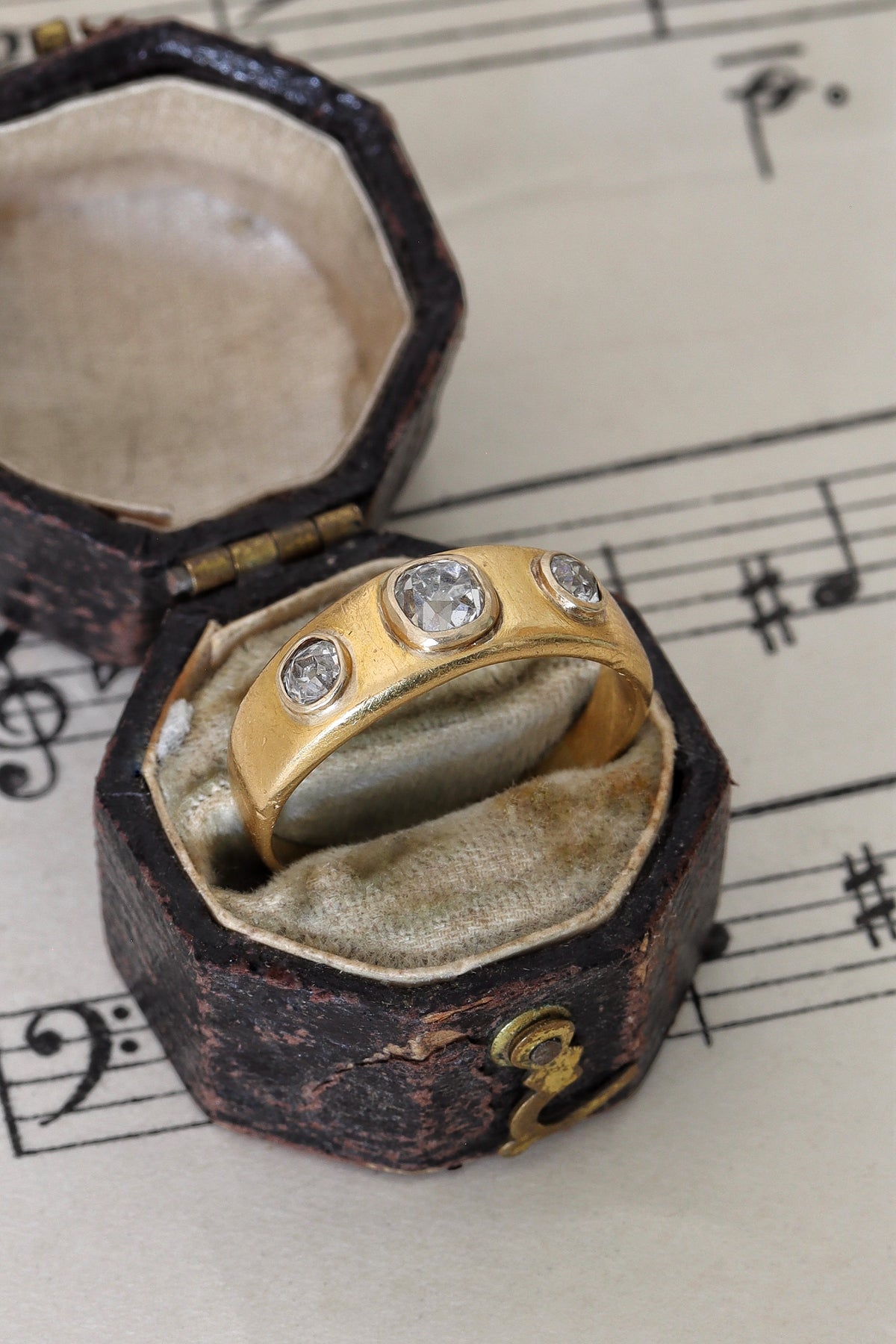 Victorian 18ct Yellow Gold Trilogy Diamond Ring