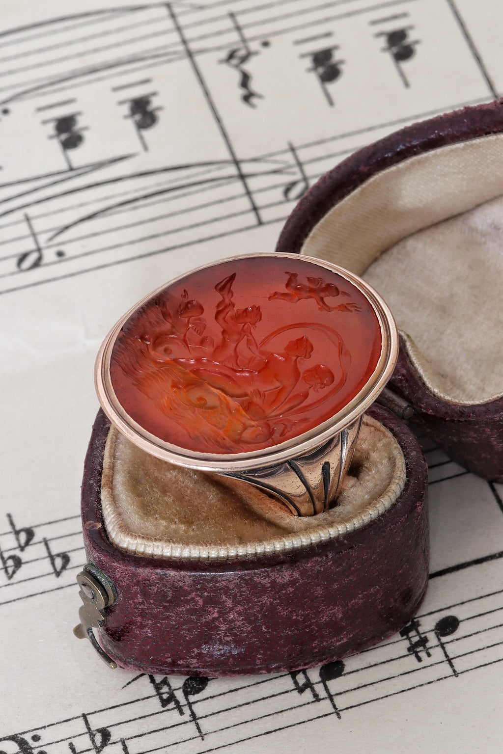 Georgian 9ct Rose Gold Carved Carnelian Intaglio Ring