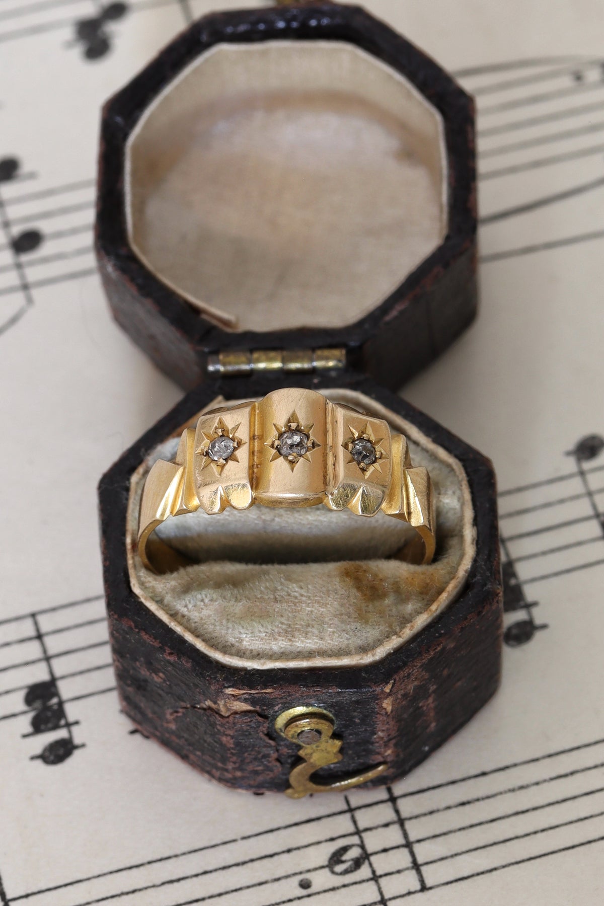 Edwardian 18ct Yellow Gold Triple Starburst Diamond Ring