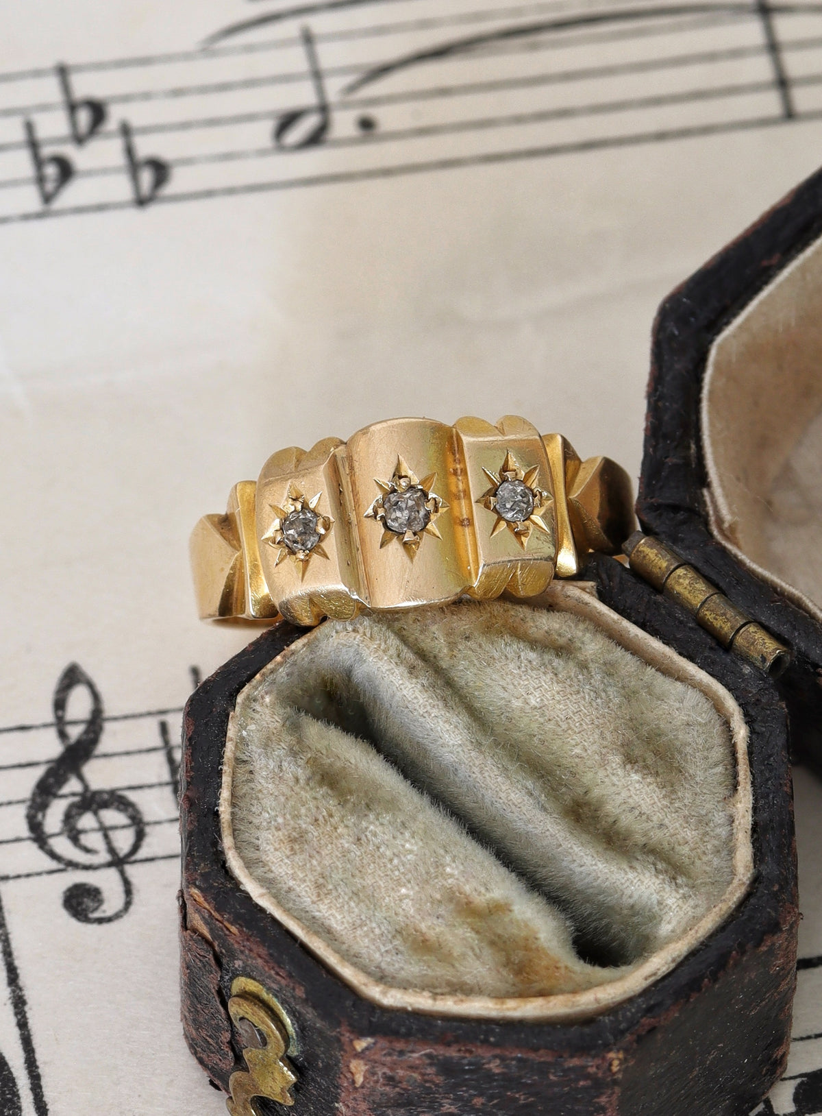 Edwardian 18ct Yellow Gold Triple Starburst Diamond Ring