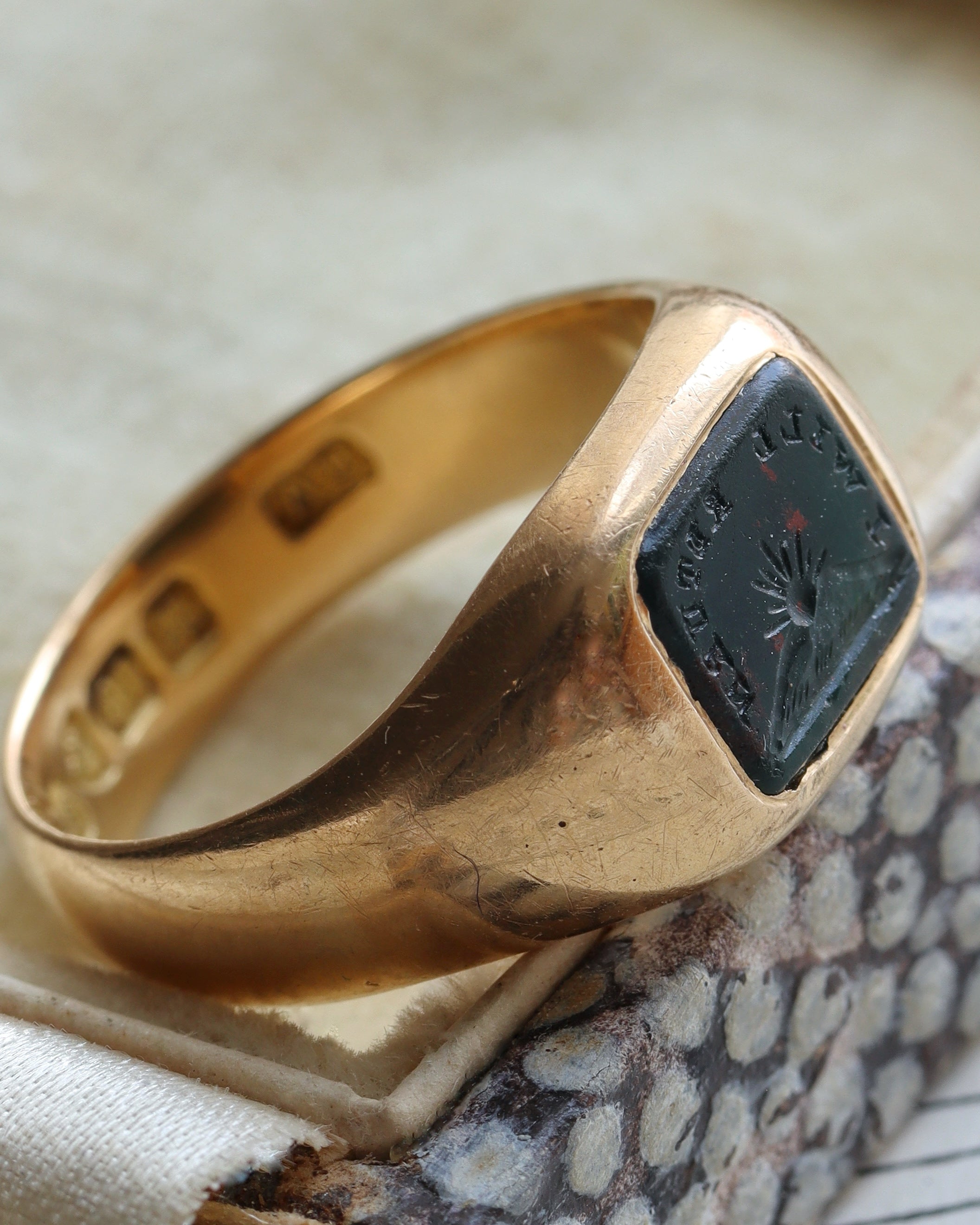 Edwardian 18ct Yellow Gold Bloodstone Intaglio Signet Ring