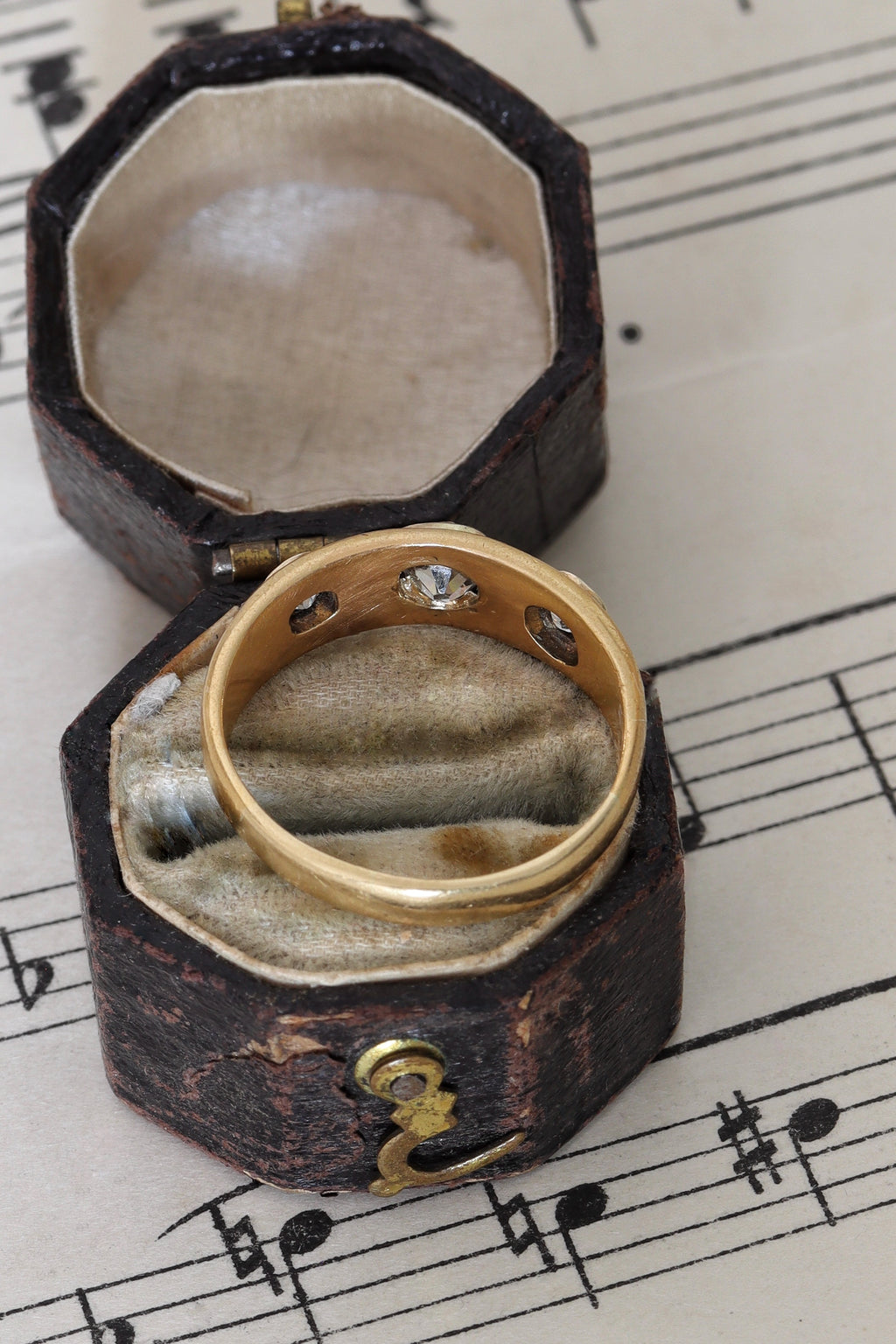 Victorian 18ct Yellow Gold Trilogy Diamond Ring