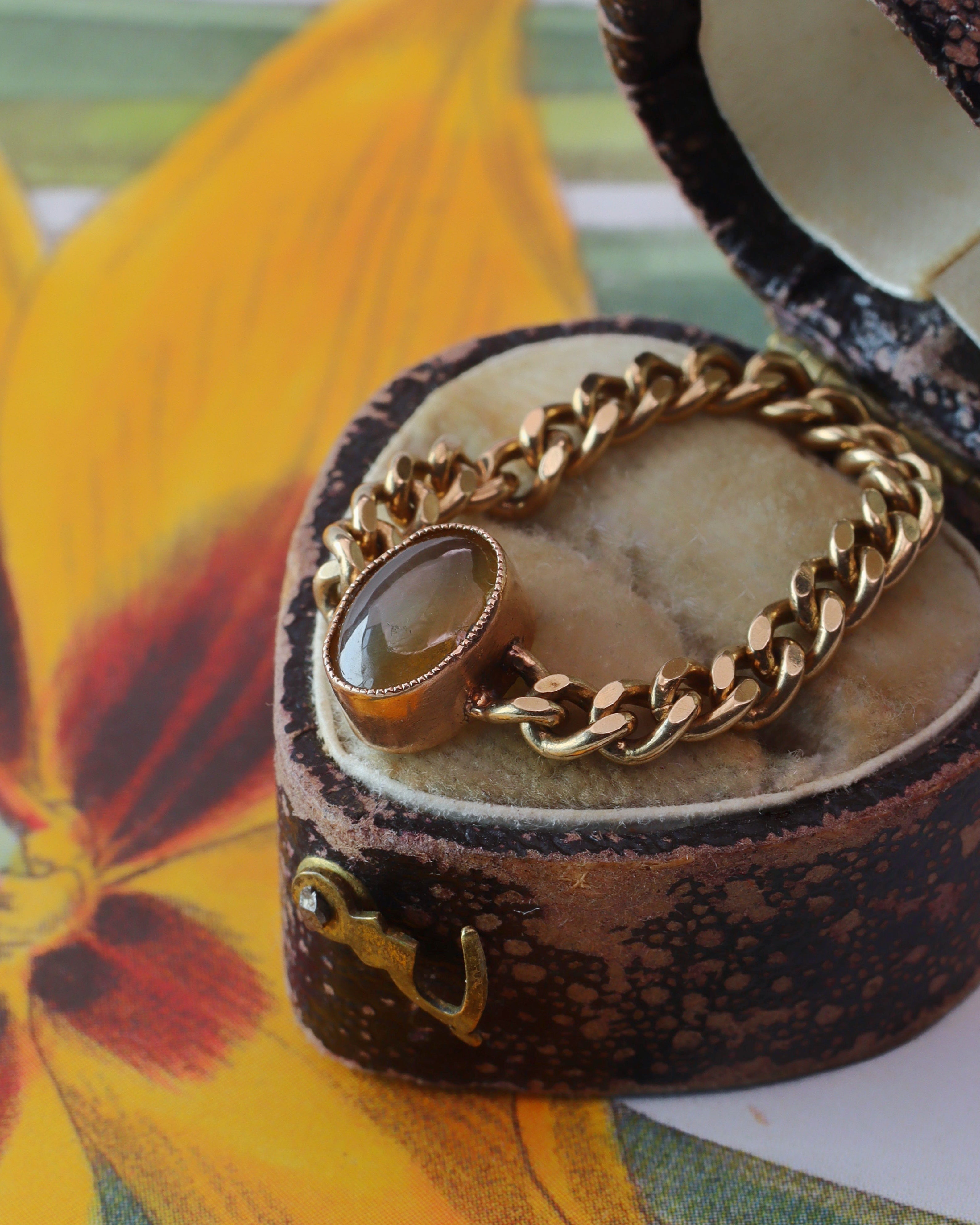 Antique Victorian Cat’s Eye Chrysoberyl Chunky Curb Chain Ring