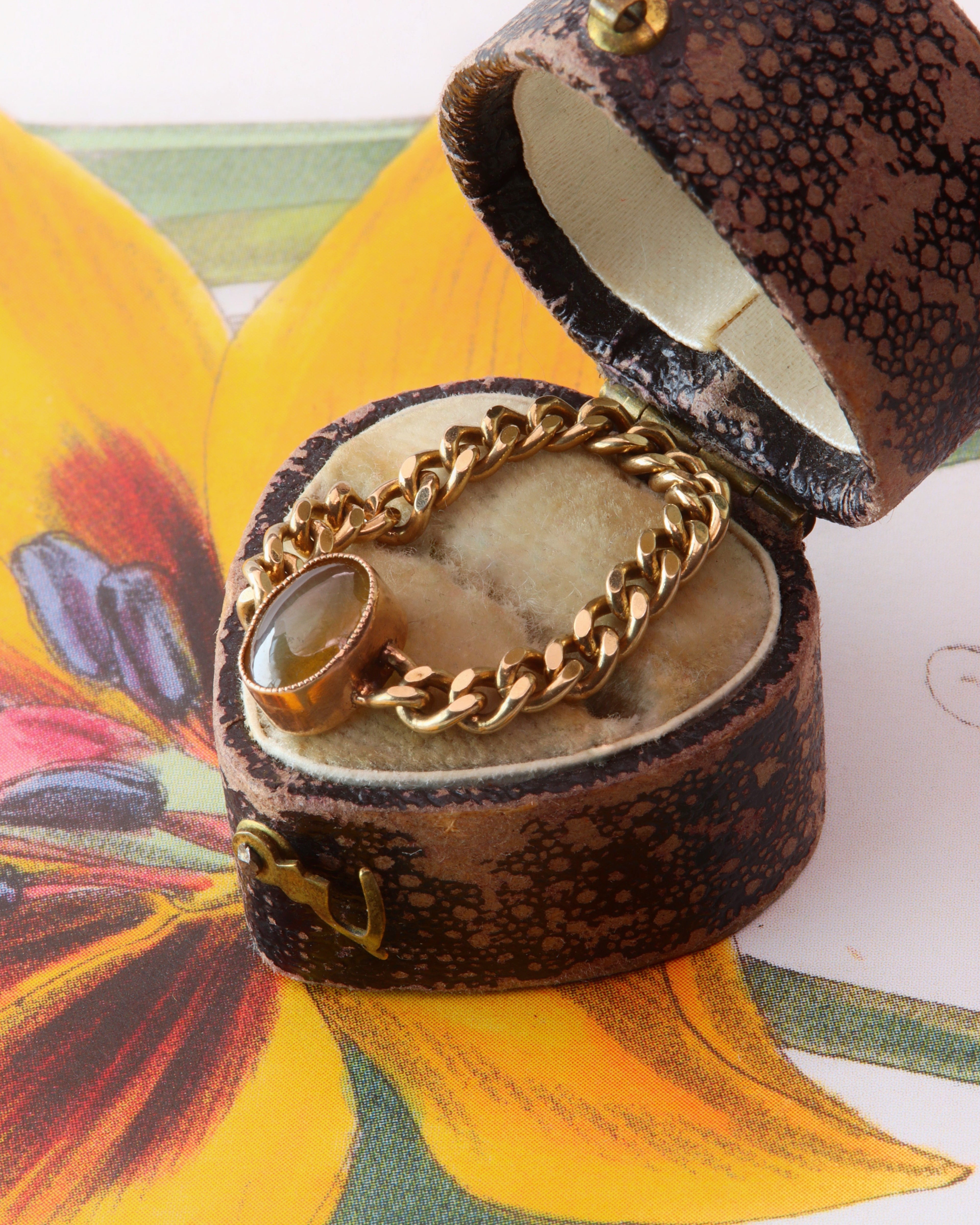 Antique Victorian Cat’s Eye Chrysoberyl Chunky Curb Chain Ring