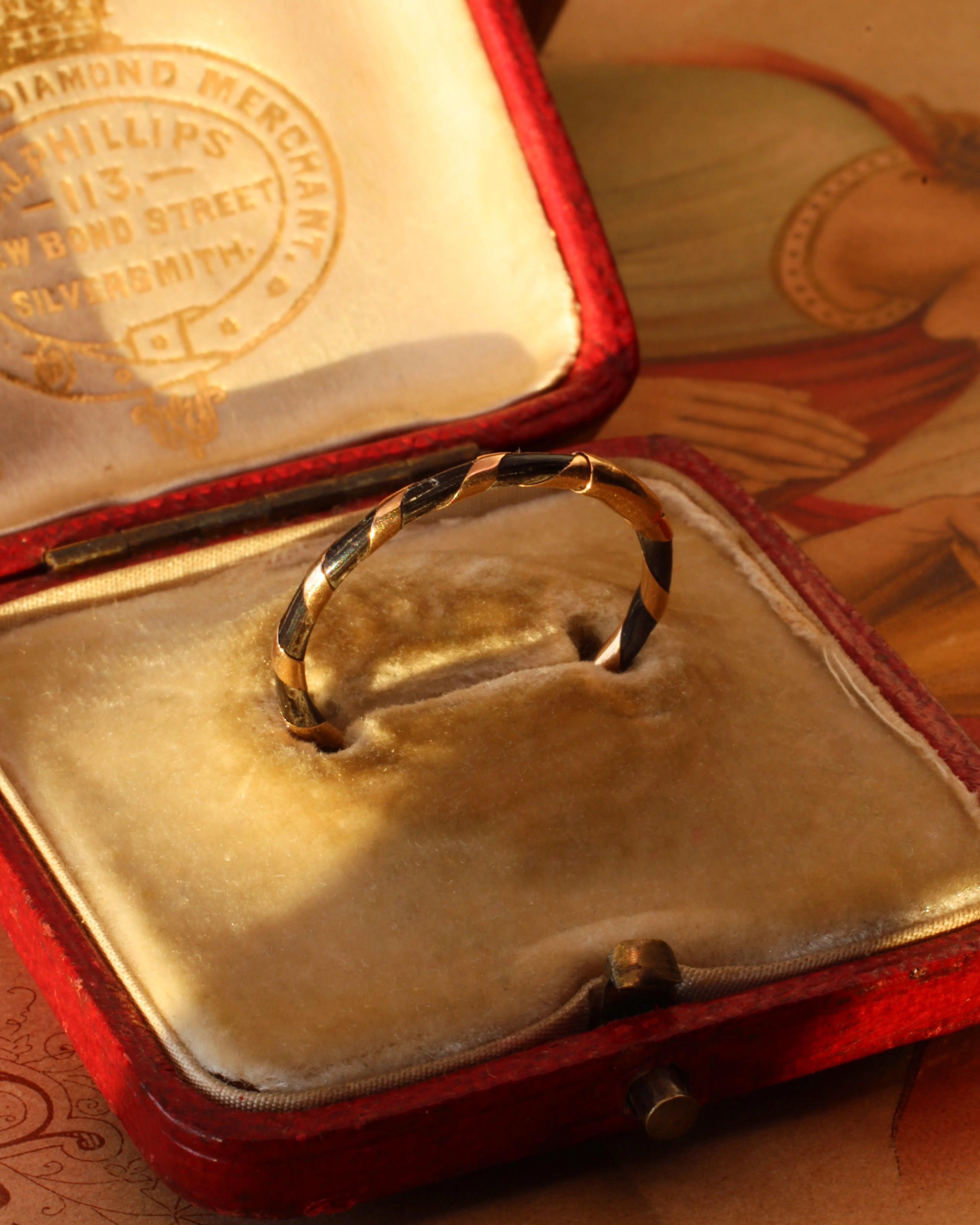 Victorian Elephant Hair 9ct Gold Twist Ring