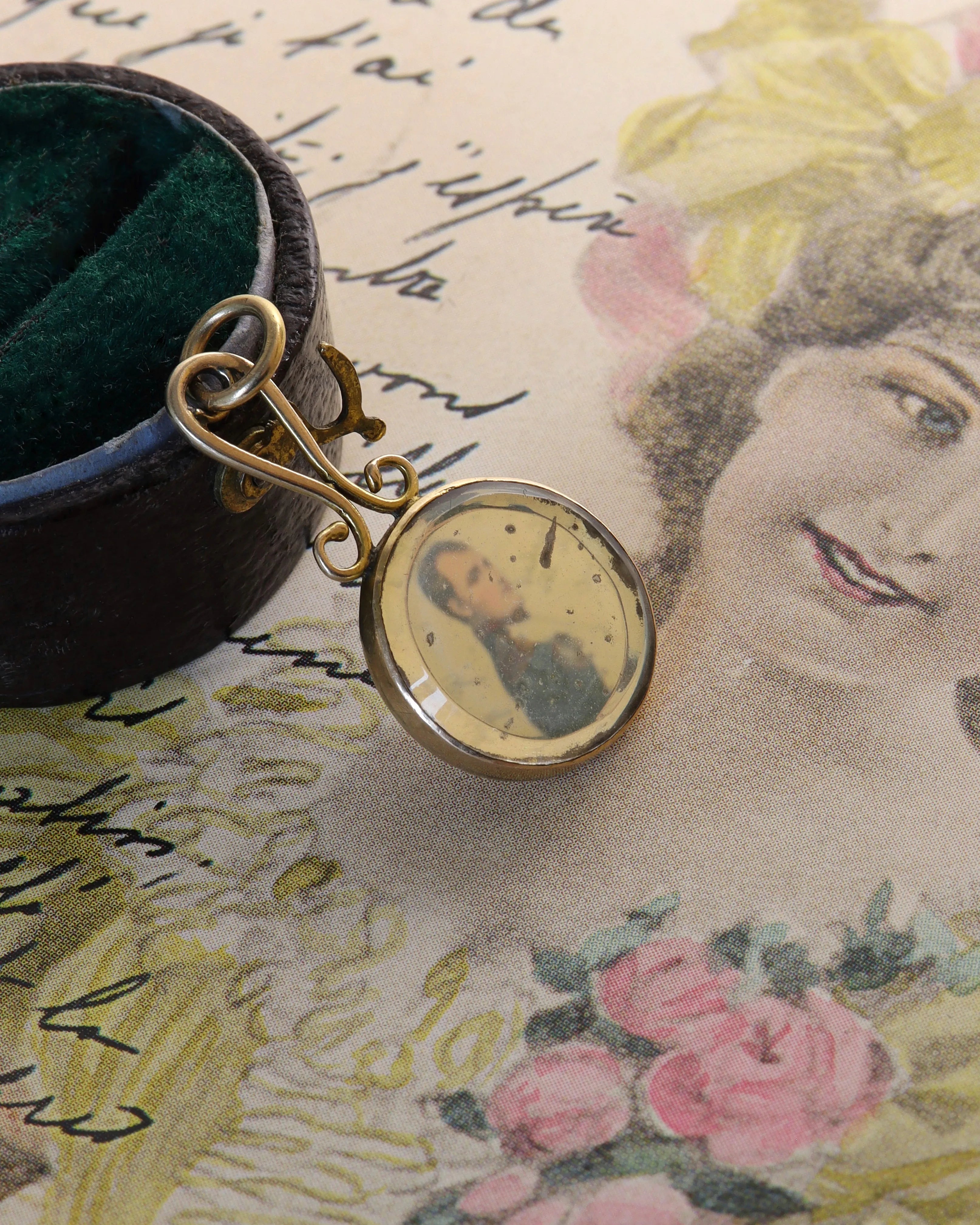 Edwardian 9ct Gold Mirror Charm