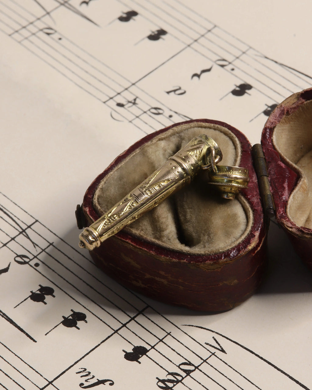Antique 9ct Gold French Needle Case With Vauxhall Glass Detail