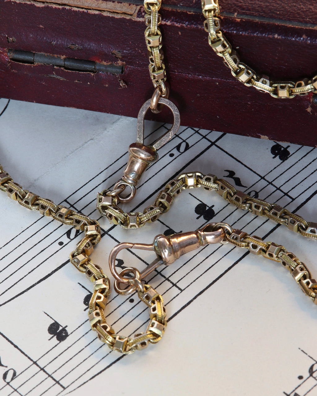 Victorian 9ct Gold Fancy Link Chain with Dog Clip