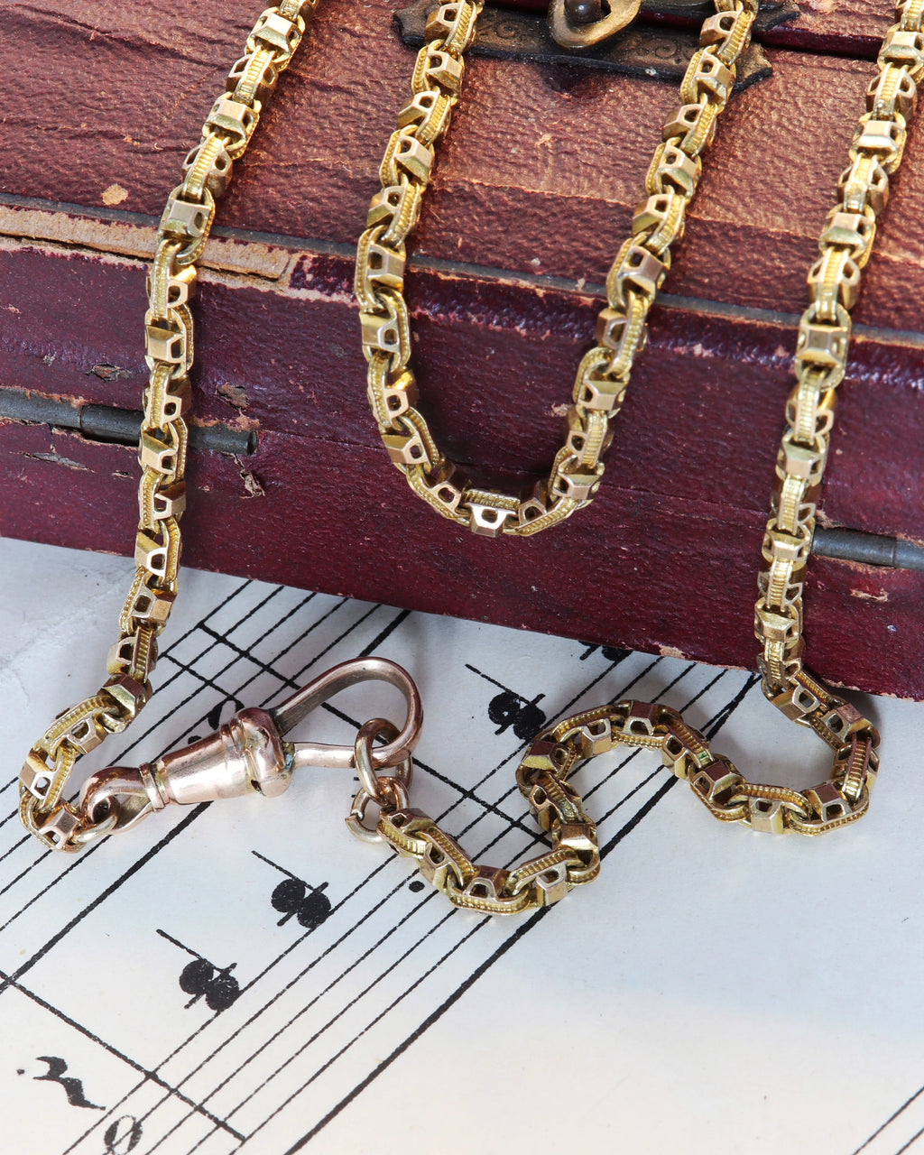 Victorian 9ct Gold Fancy Link Chain with Dog Clip