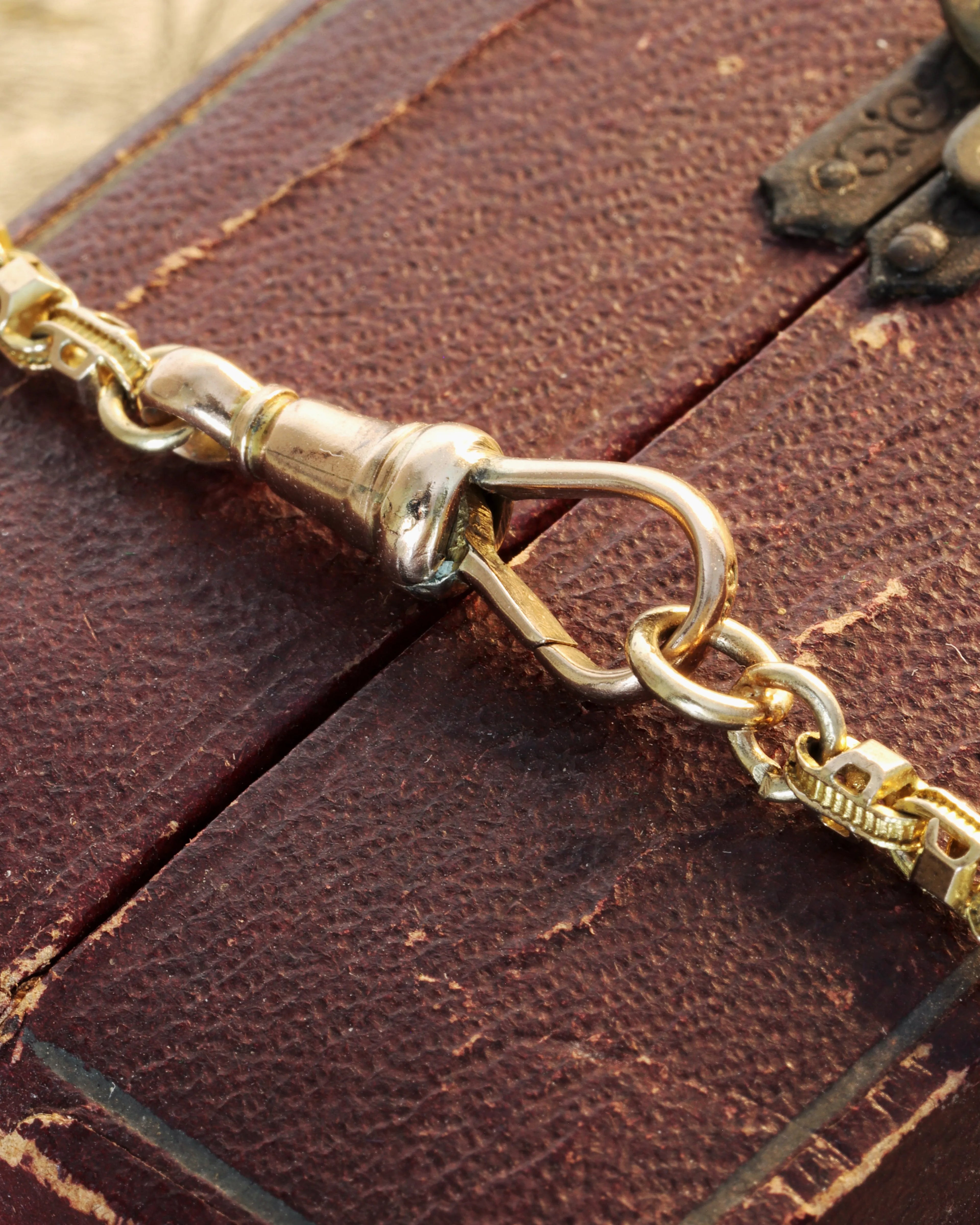 Victorian 9ct Gold Fancy Link Chain with Dog Clip