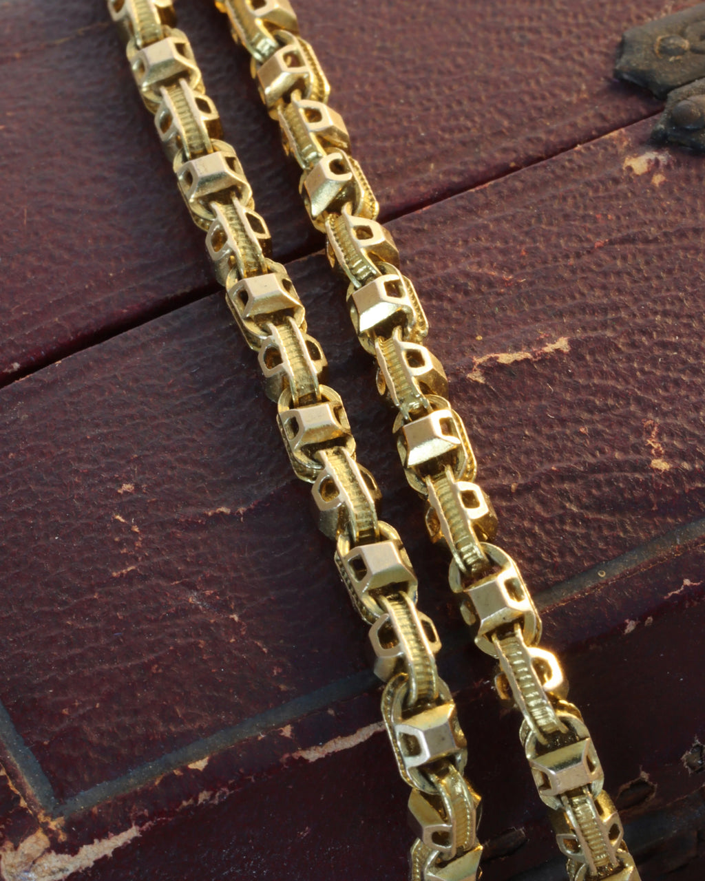 Victorian 9ct Gold Fancy Link Chain with Square Edged Dog Clip