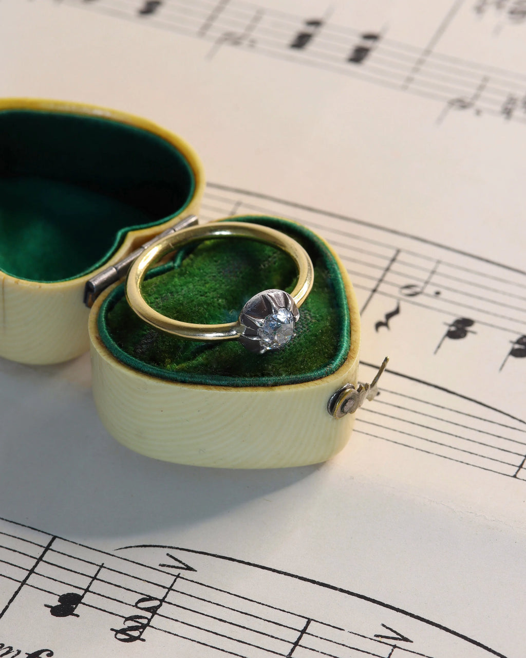 Antique Victorian Solitaire Ring