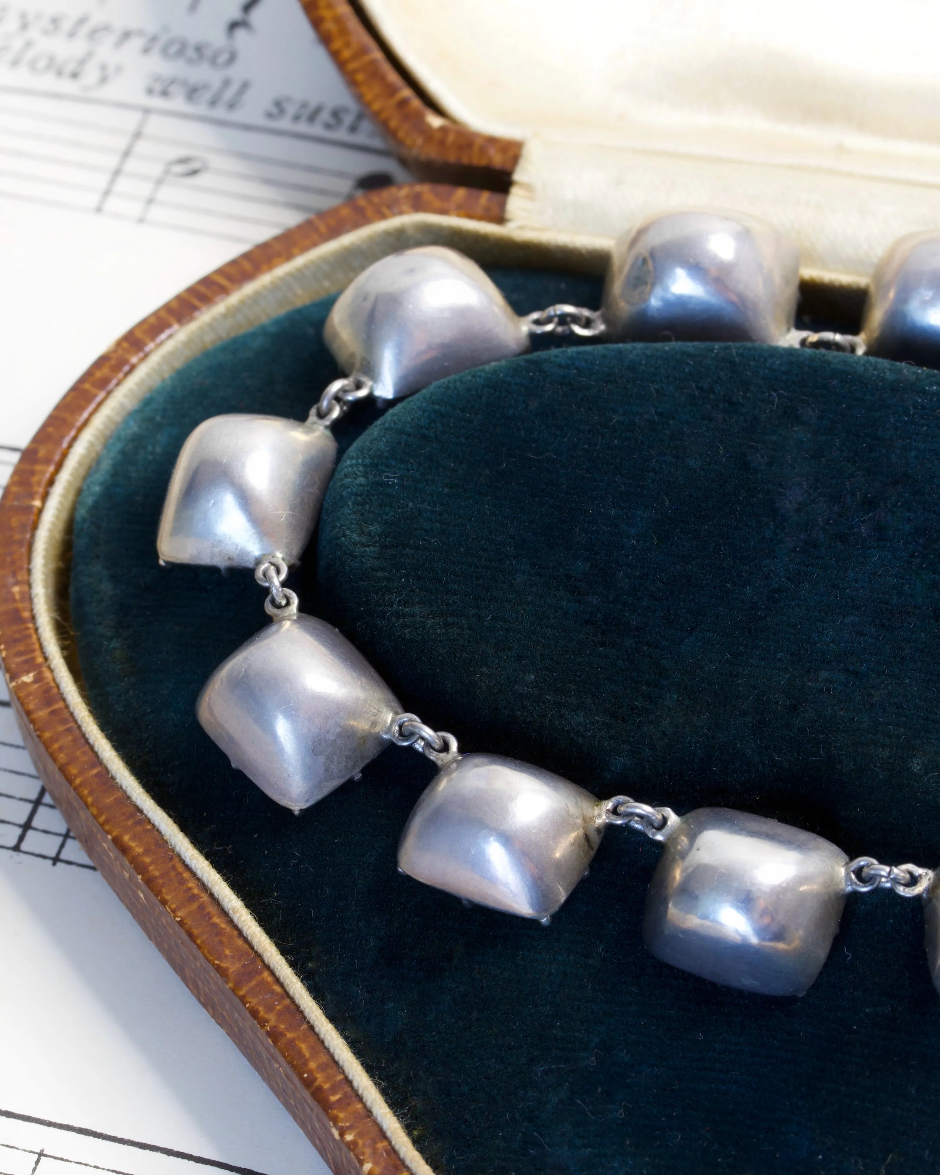 Antique Georgian Emerald Paste Rivière Necklace in Silver