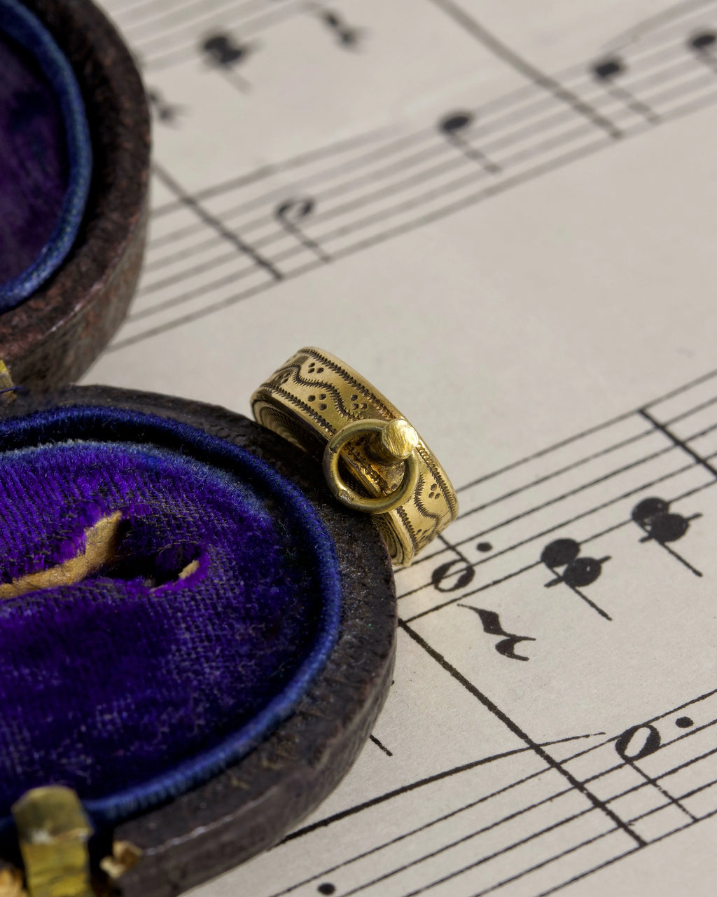Georgian 9ct Gold Compass Charm