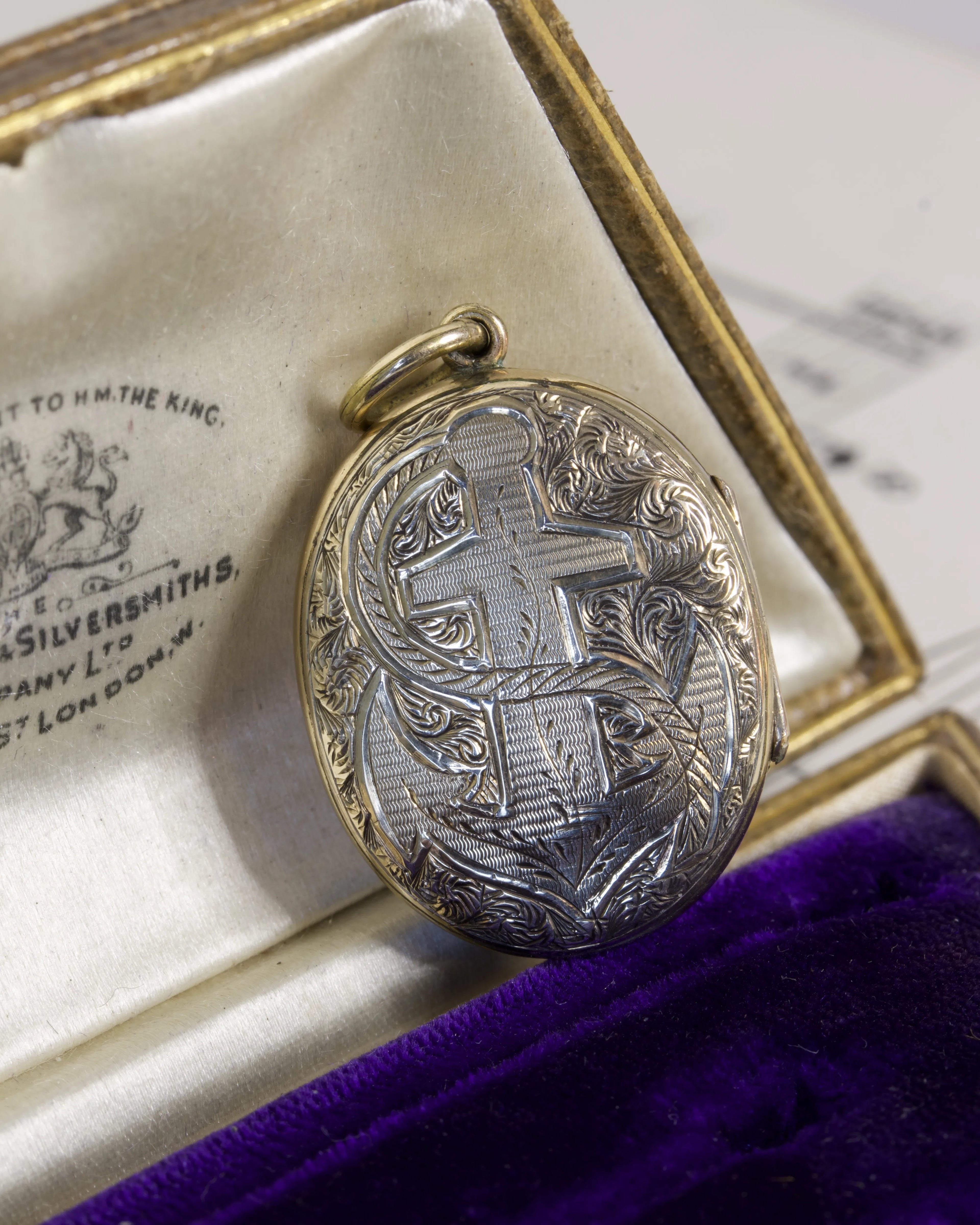Victorian Striped Memorial Locket in 9ct Yellow Gold