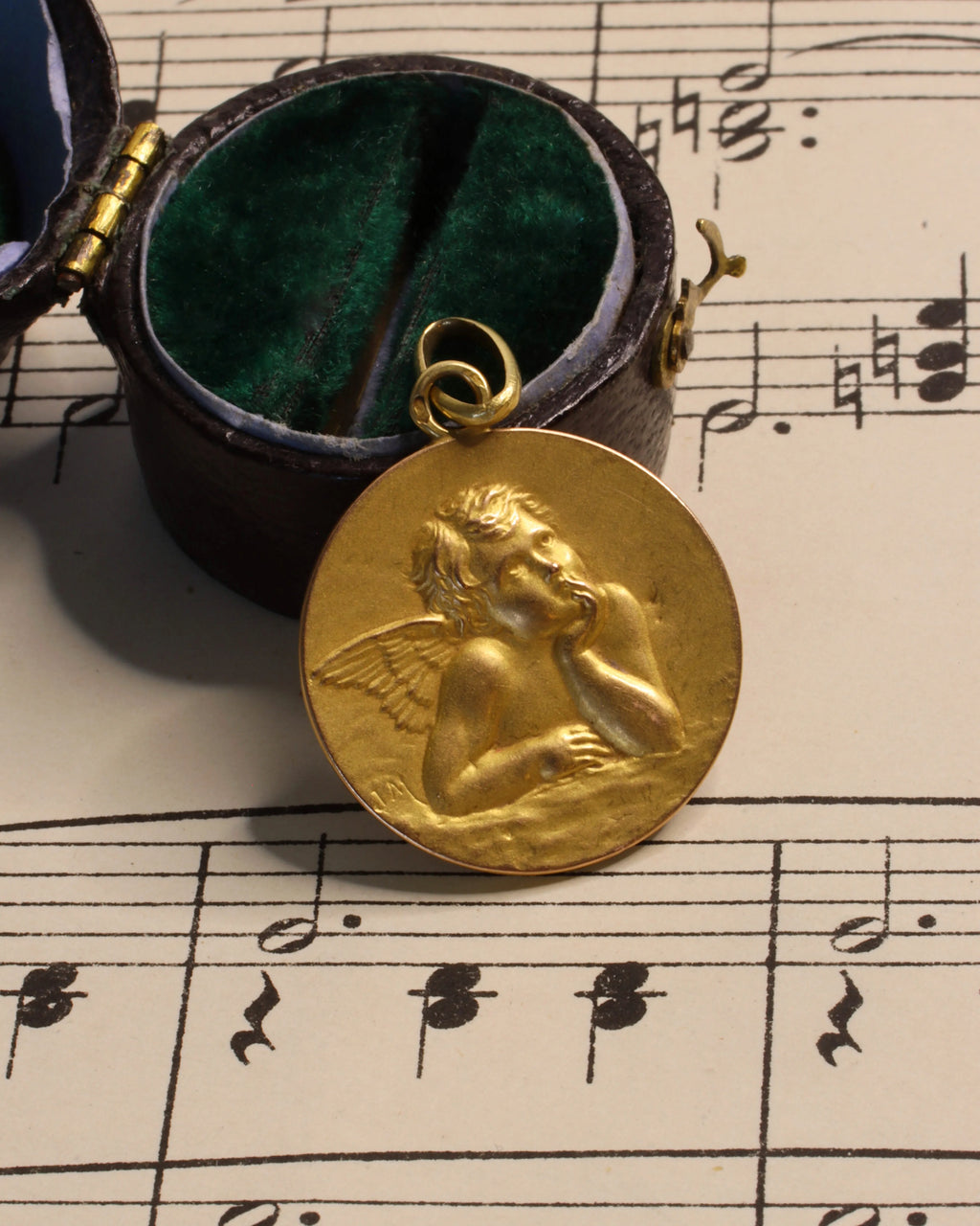 French 18ct Gold Cherub Pendant