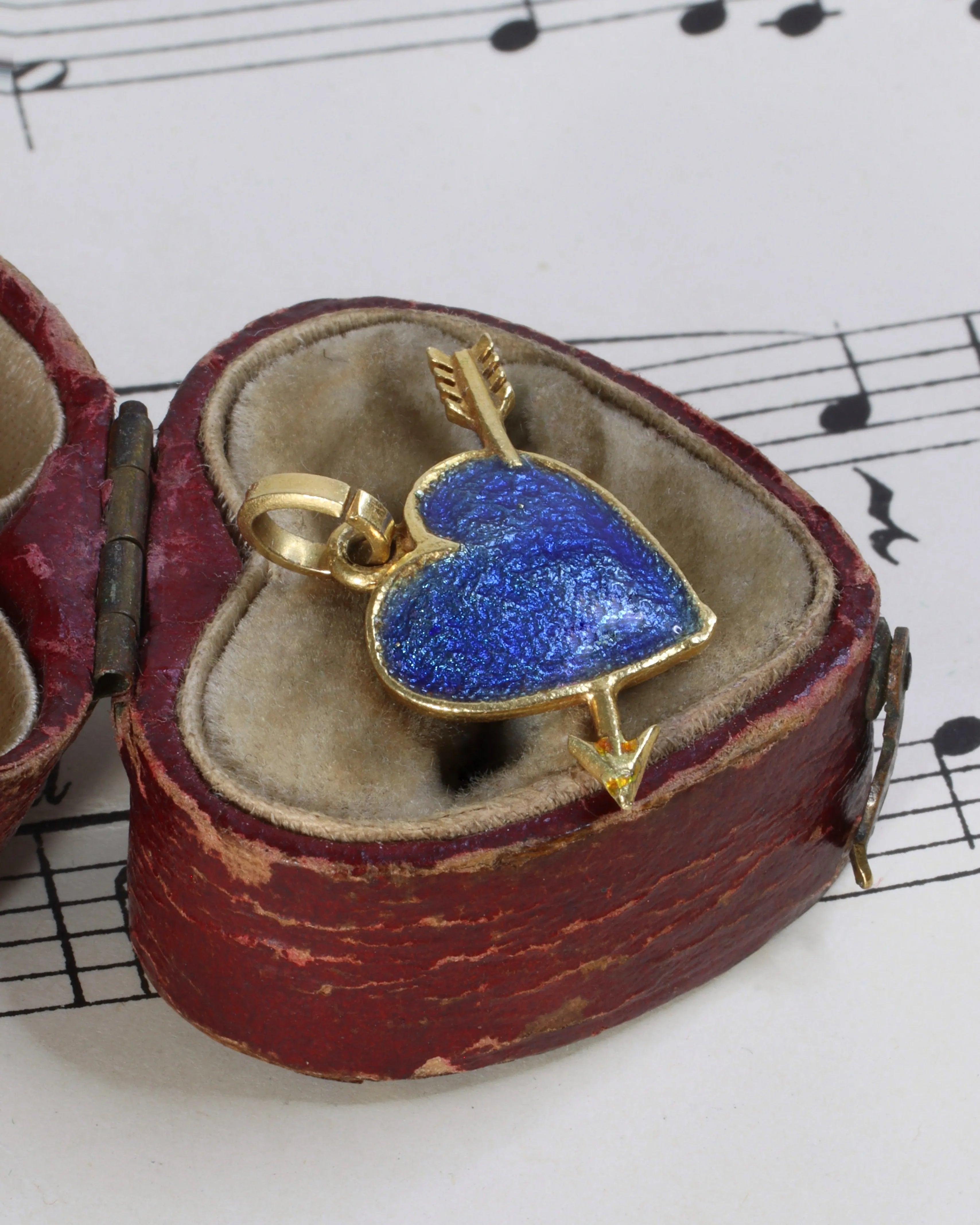 Vintage 18ct Gold Enamel Heart & Arrow Charm
