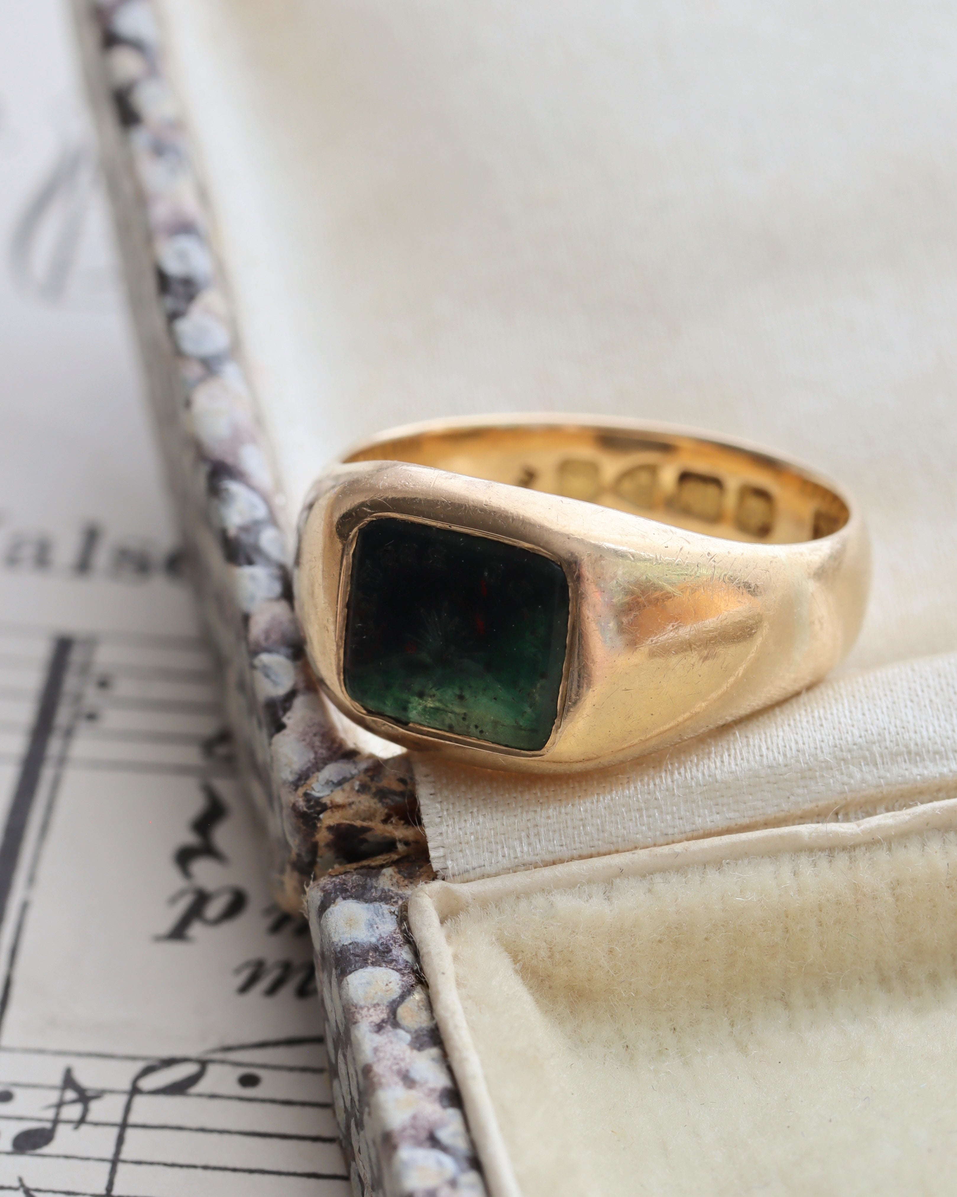 Edwardian 18ct Yellow Gold Bloodstone Intaglio Signet Ring