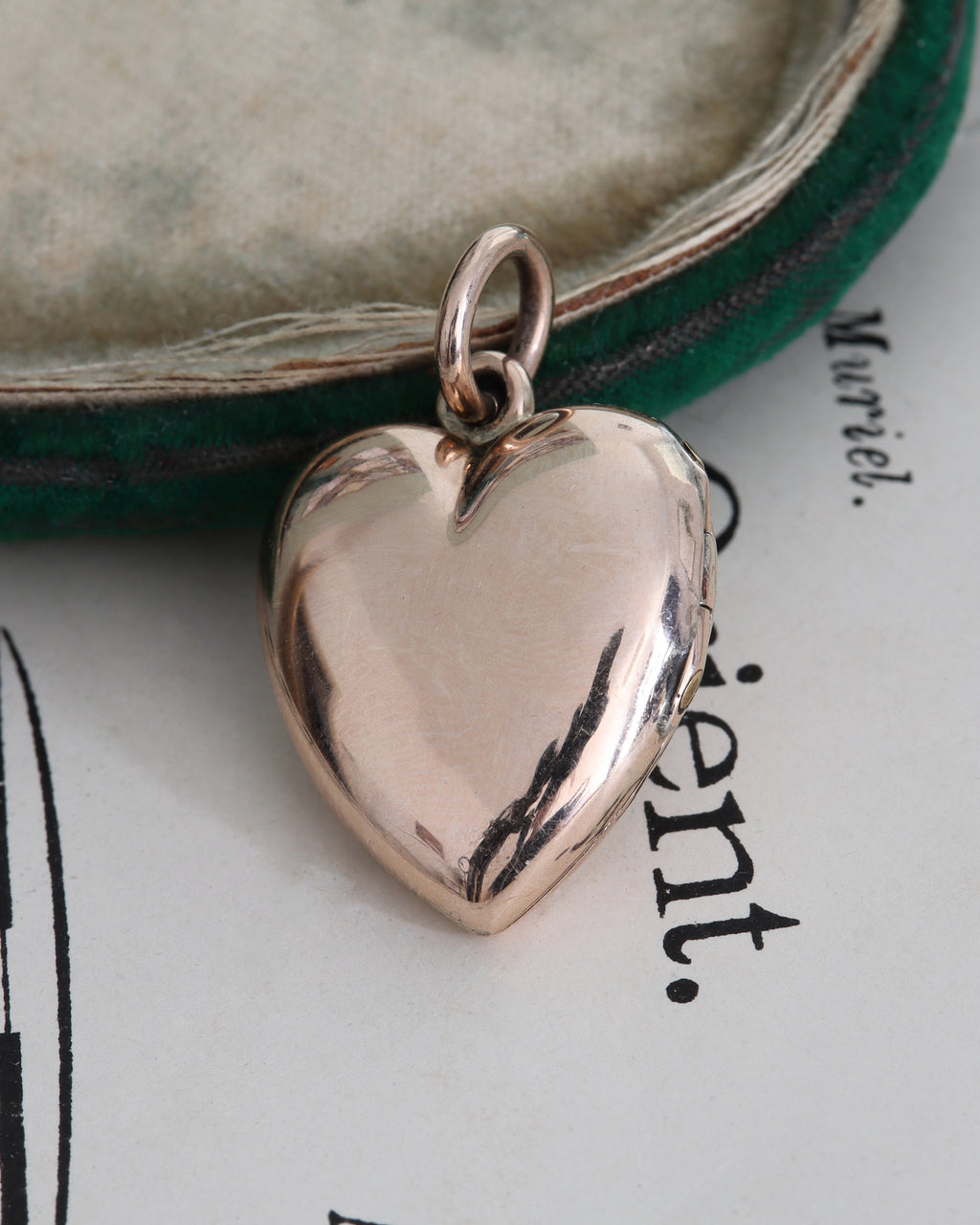 Antique Edwardian 9ct Gold Heart Locket