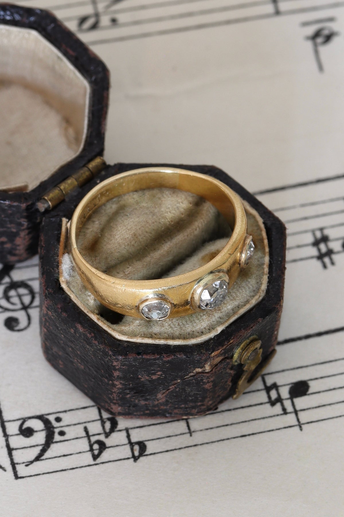 Victorian 18ct Yellow Gold Trilogy Diamond Ring