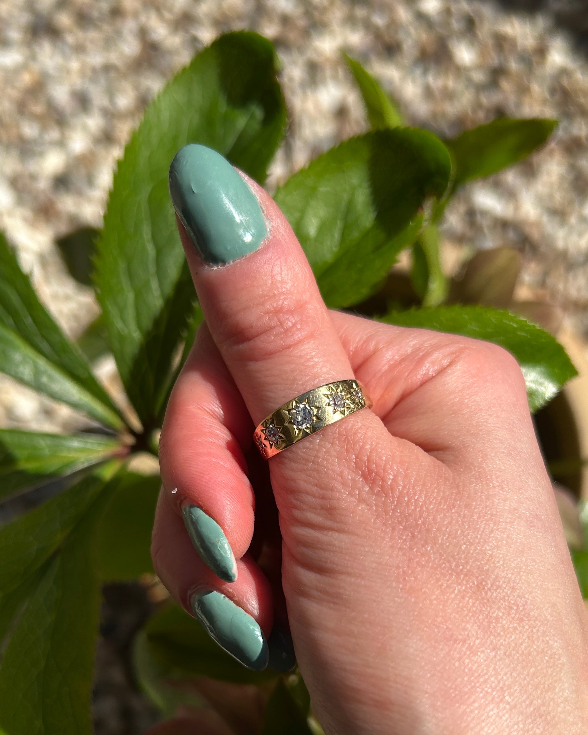 Victorian 18ct Gold Old Cut Diamond Starburst Ring
