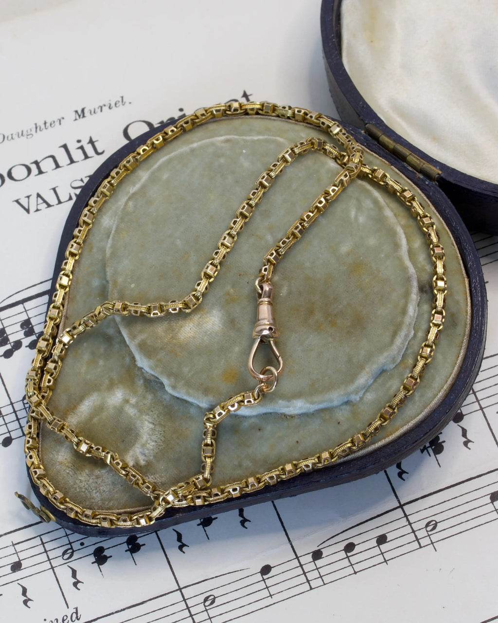 Victorian 9ct Gold Fancy Link Chain with Dog Clip