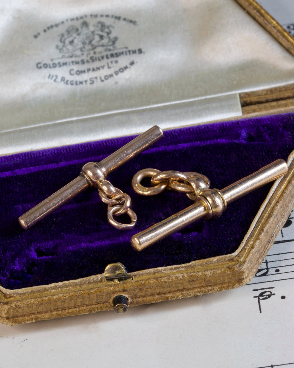 Antique Victorian 9ct Gold T-Bar With Extra Faceted Links