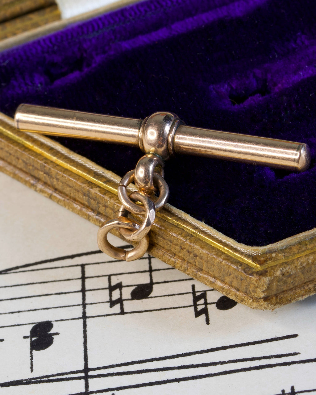 Antique Victorian 9ct Gold T-Bar With Extra Faceted Links