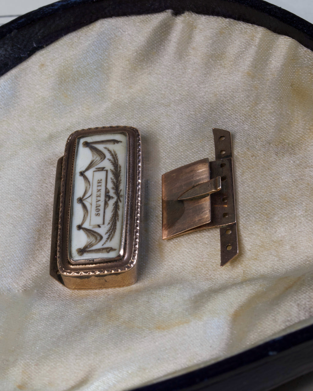 Georgian Gold ‘Souvenir’ Clasp