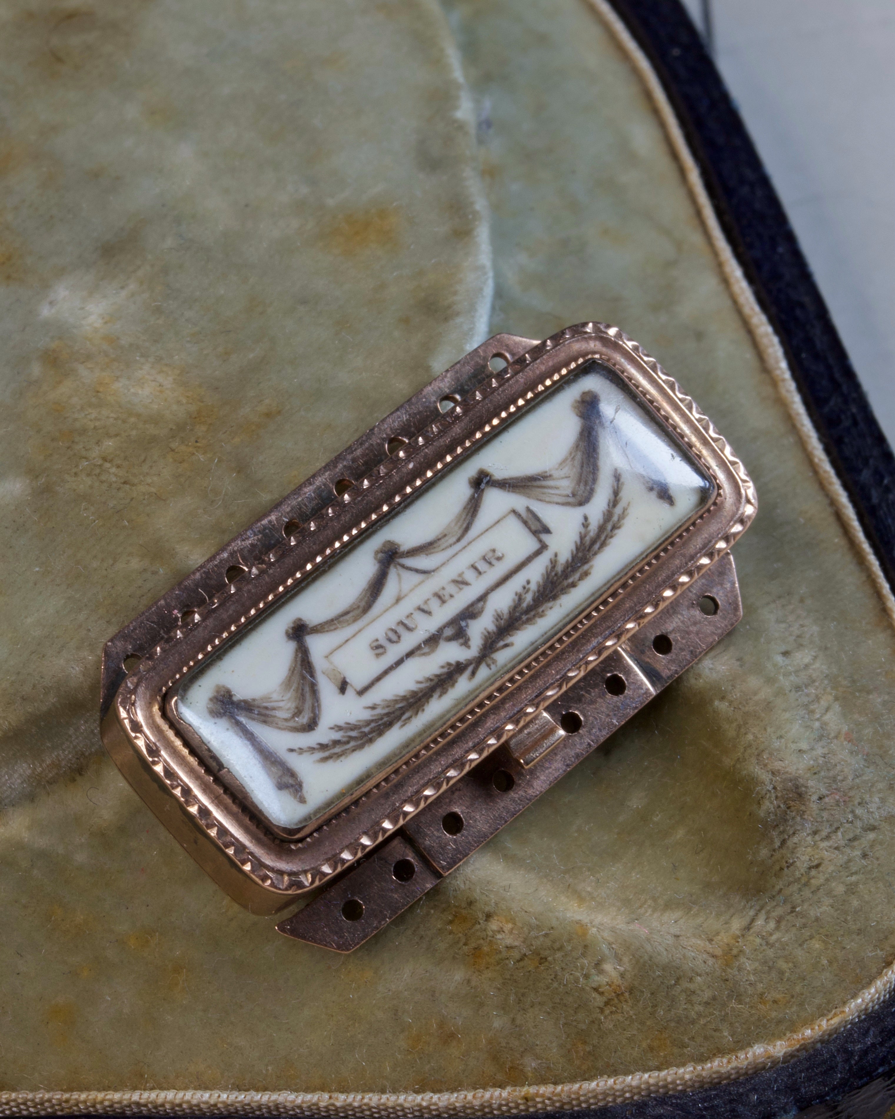 Georgian Gold ‘Souvenir’ Clasp