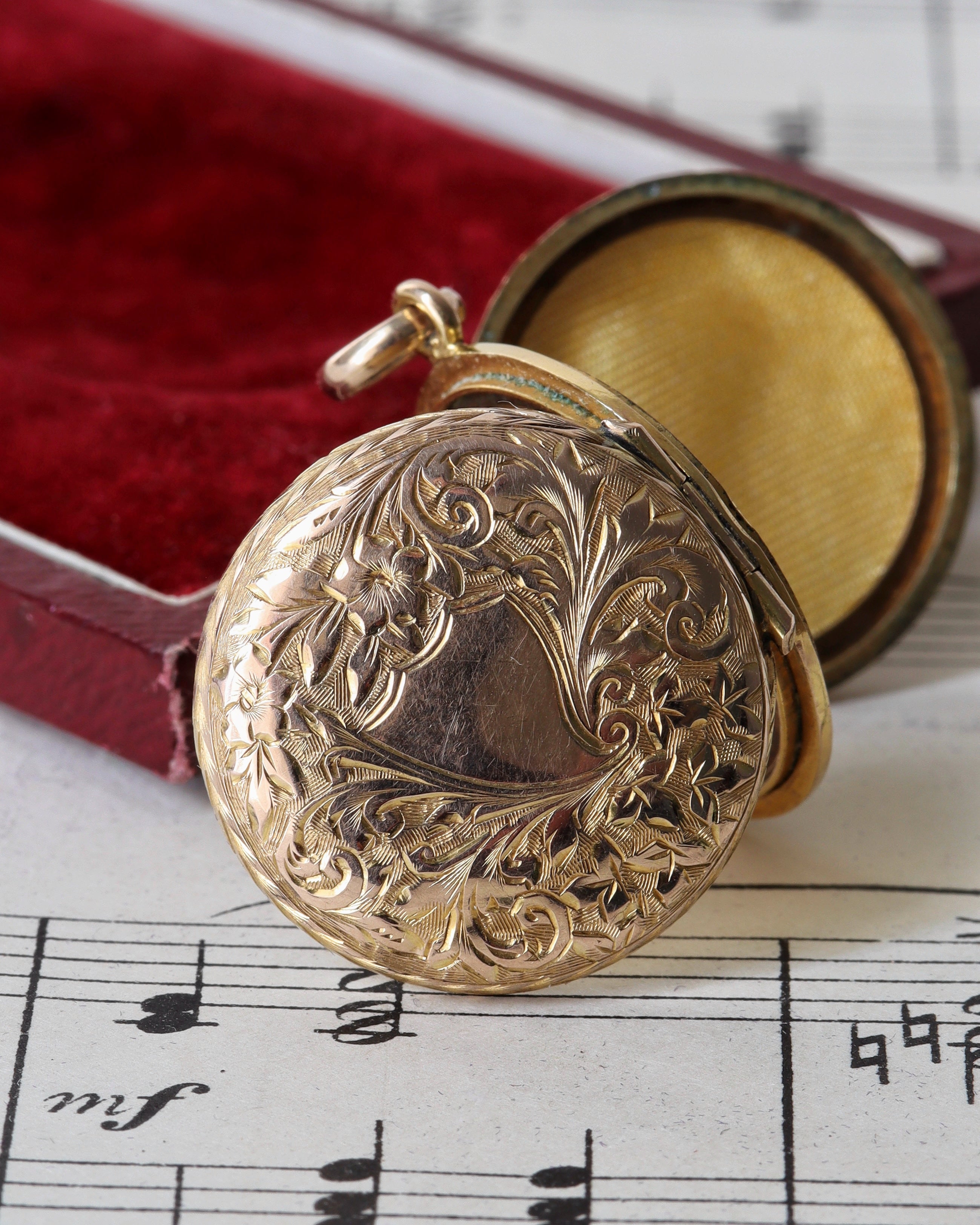 Victorian 9ct Gold Triple Photo Locket with Engraved Floral Design