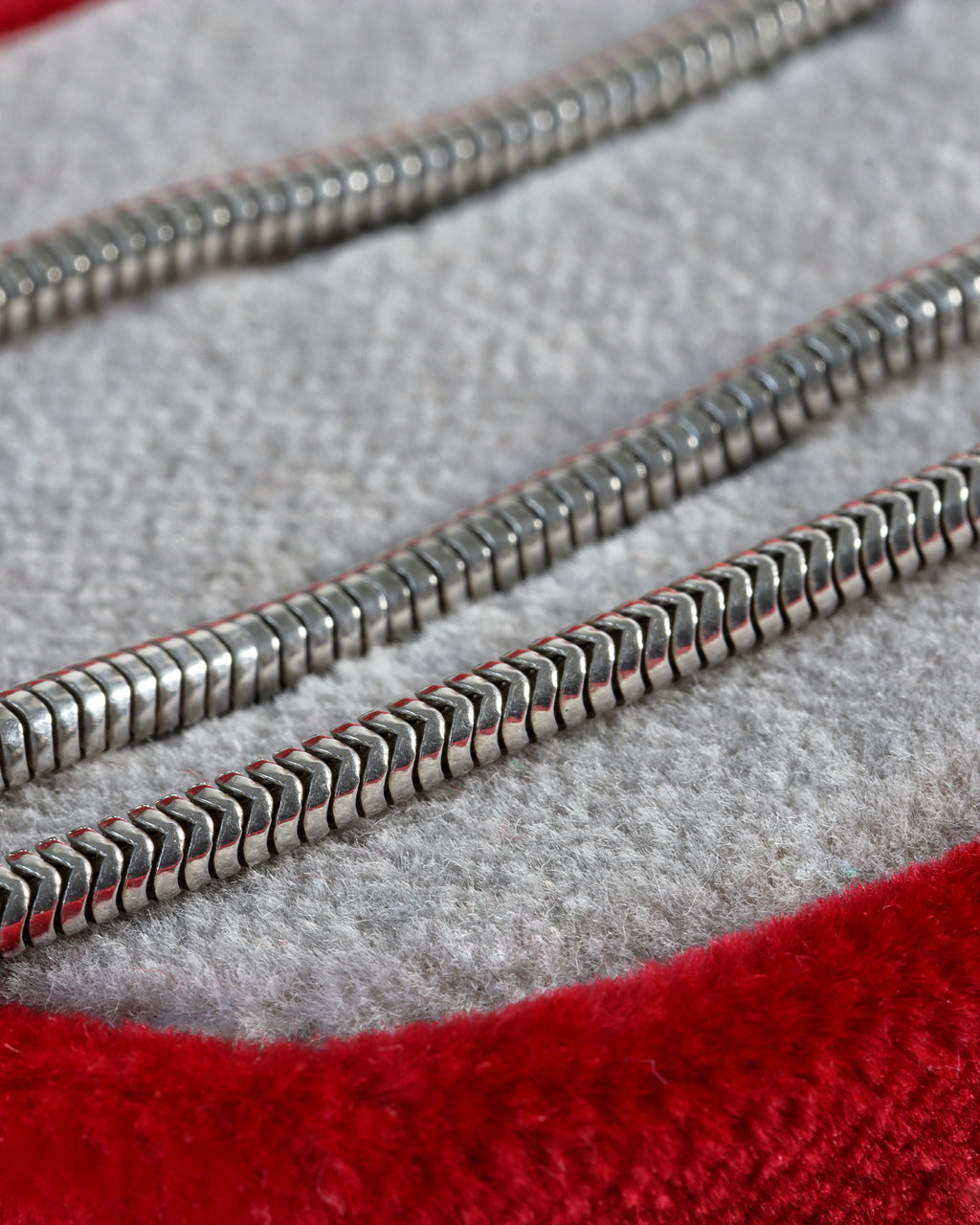 Edwardian Silver Snake Chain with Dog Clip