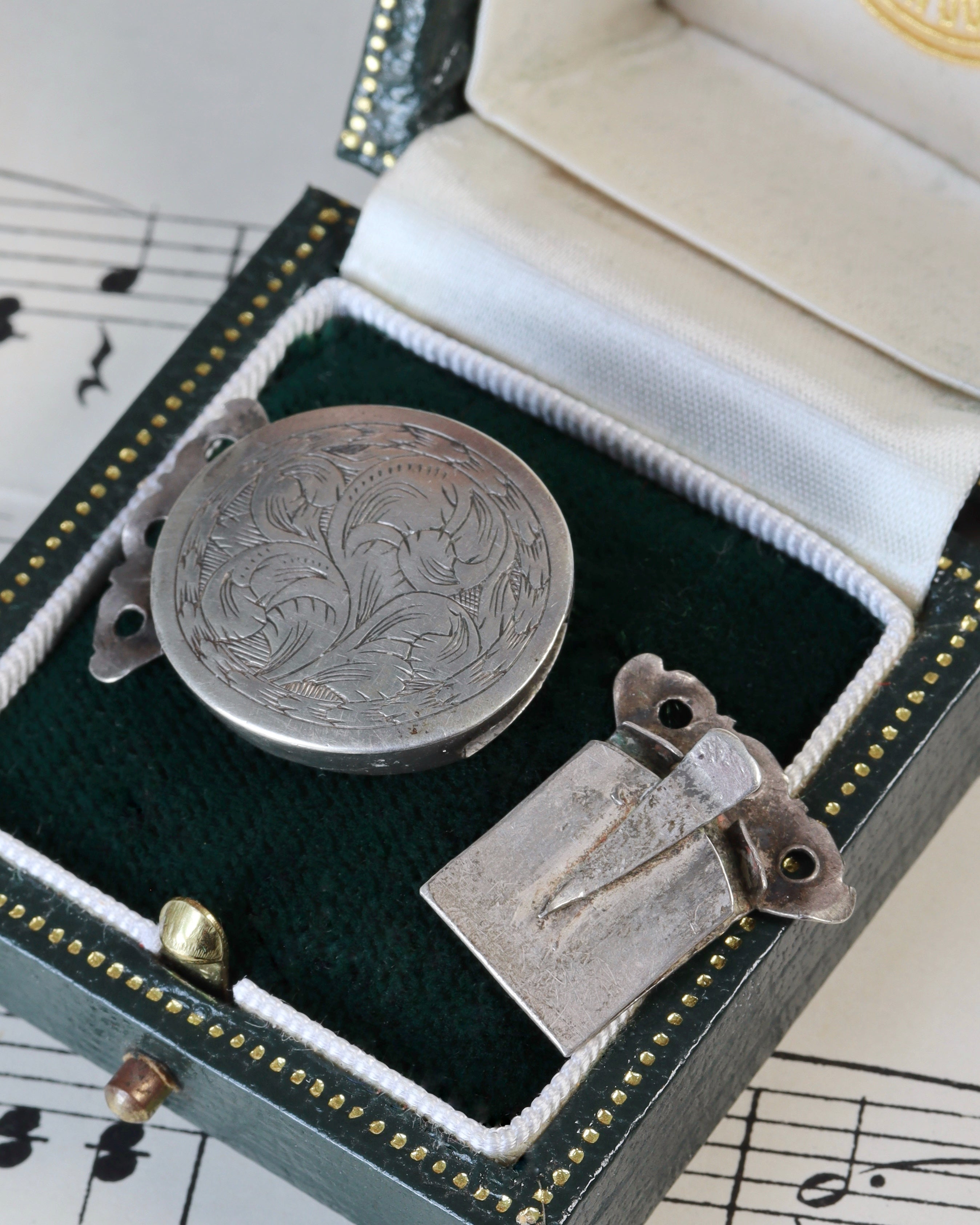 Antique Silver Foliage Engraved Clasp