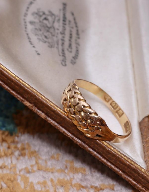 Antique Victorian 18ct Gold Keeper Ring - Image 2