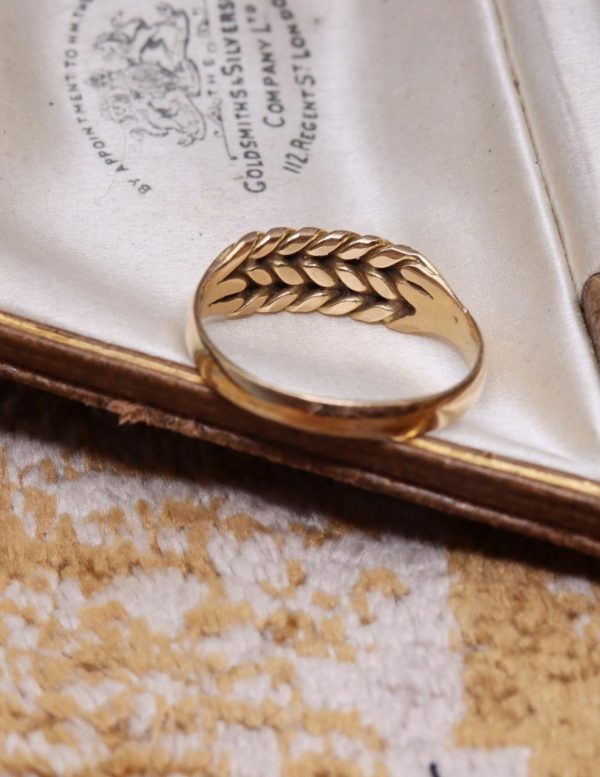 Antique Victorian 18ct Gold Keeper Ring - Image 5