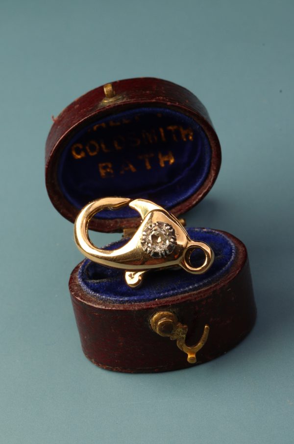 Chubby 18ct Yellow Lobster Clasp With Old Cut Diamond Detail - Image 8